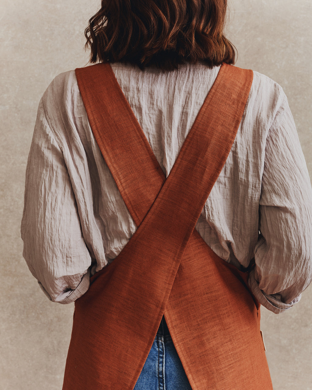 Linen Crossover Apron 001 | Rust