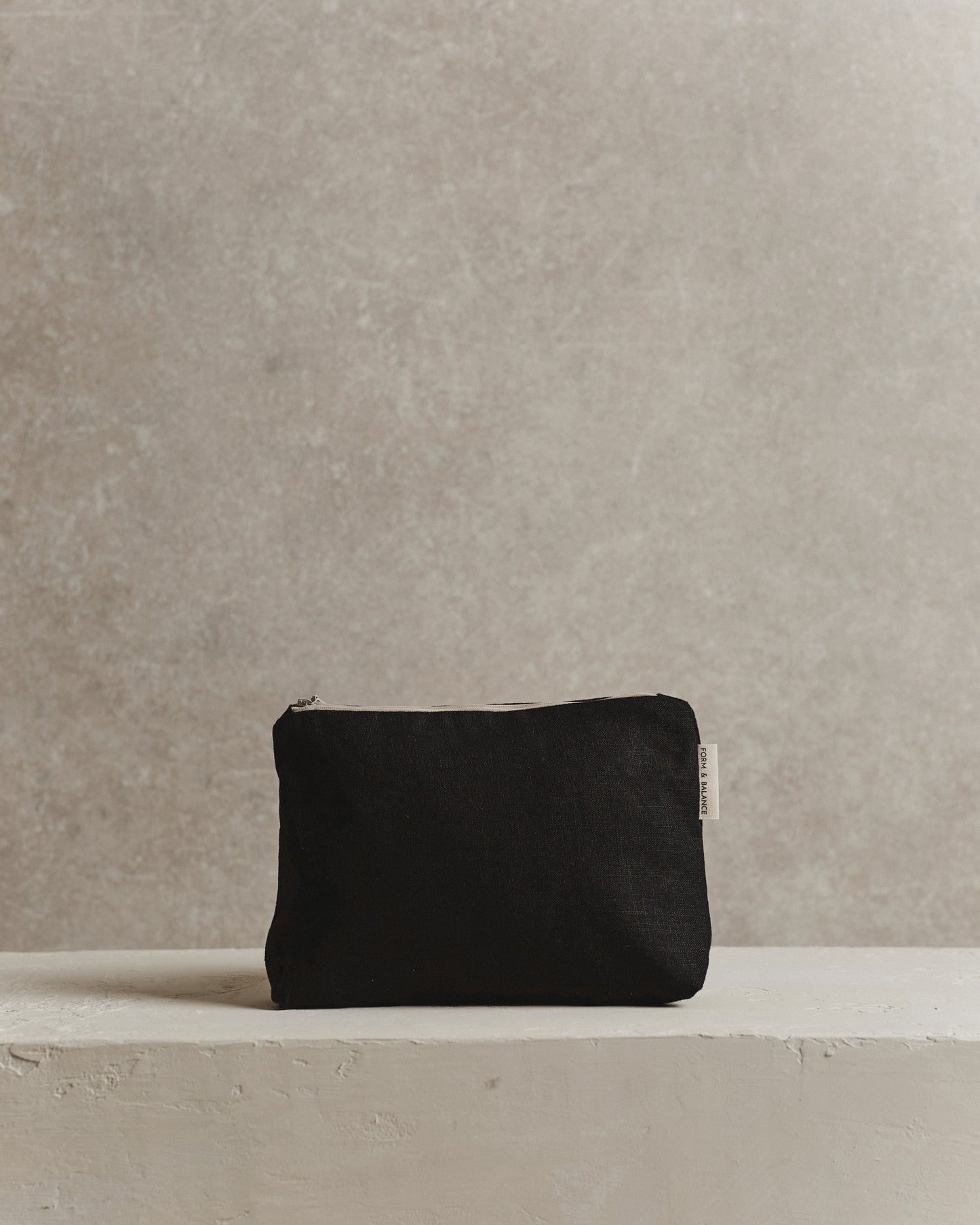 Medium Pouch 001 | Black