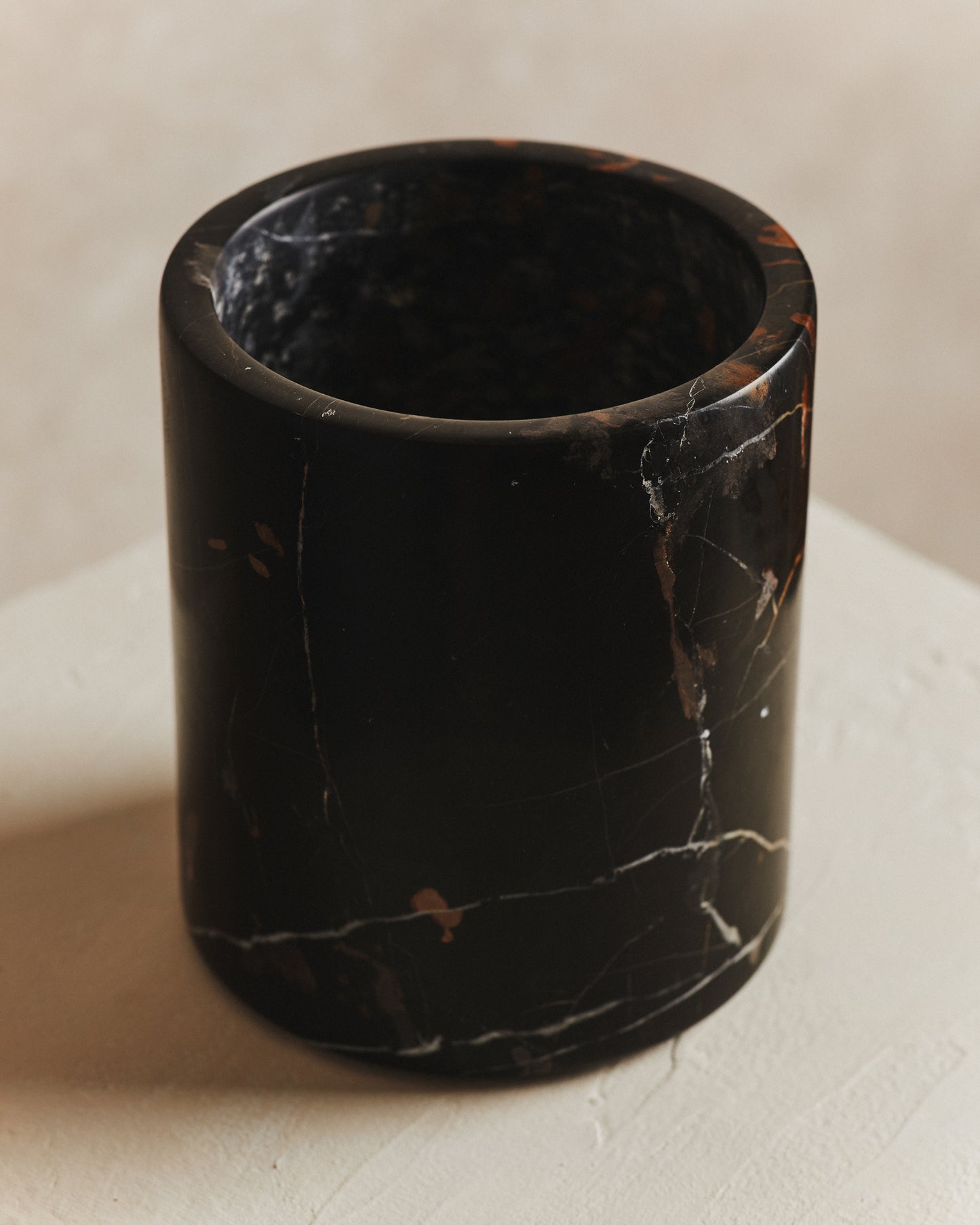 Noble Veined Marble Wine Cooler in Black