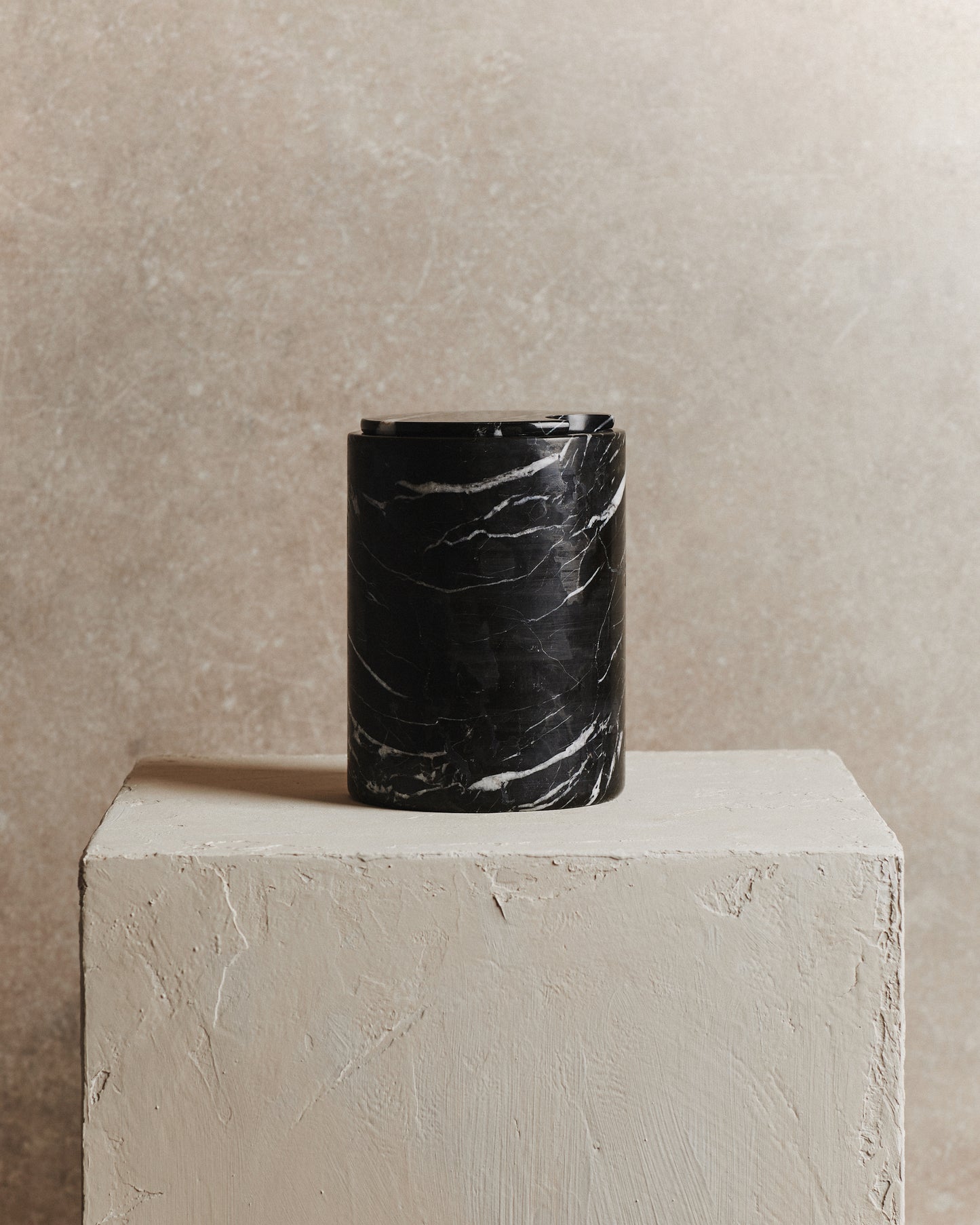 Noble Veined Marble Ice Bucket in Black