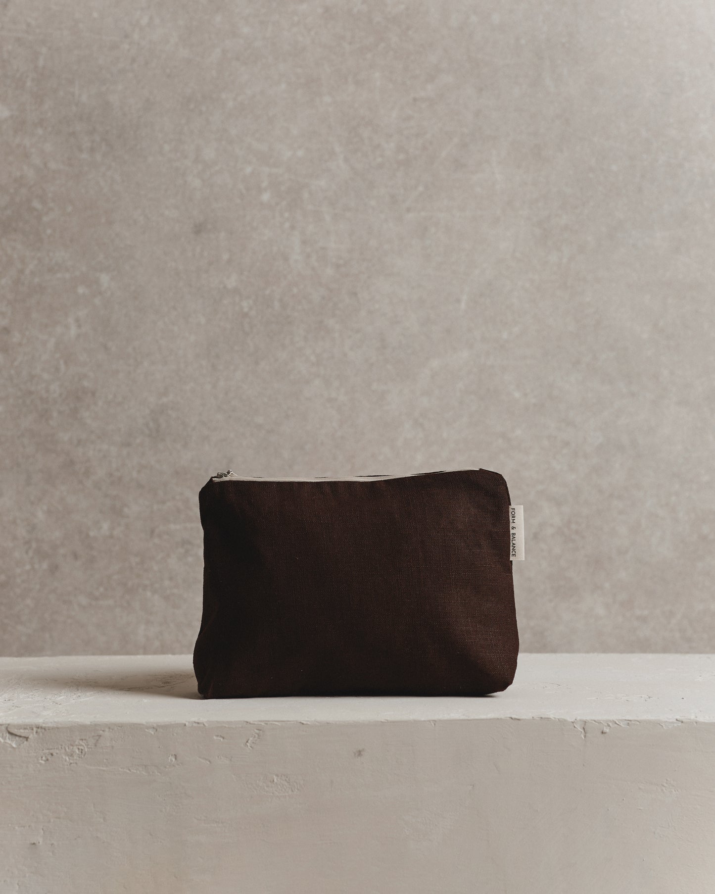 Medium Pouch 001 | Espresso