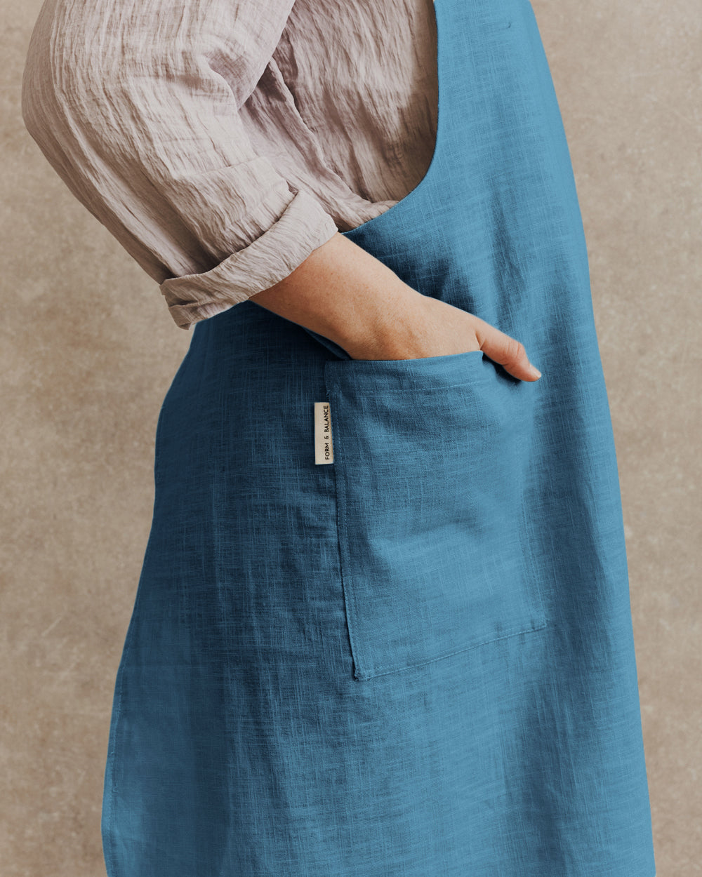 Linen Crossover Apron 001 | Blue