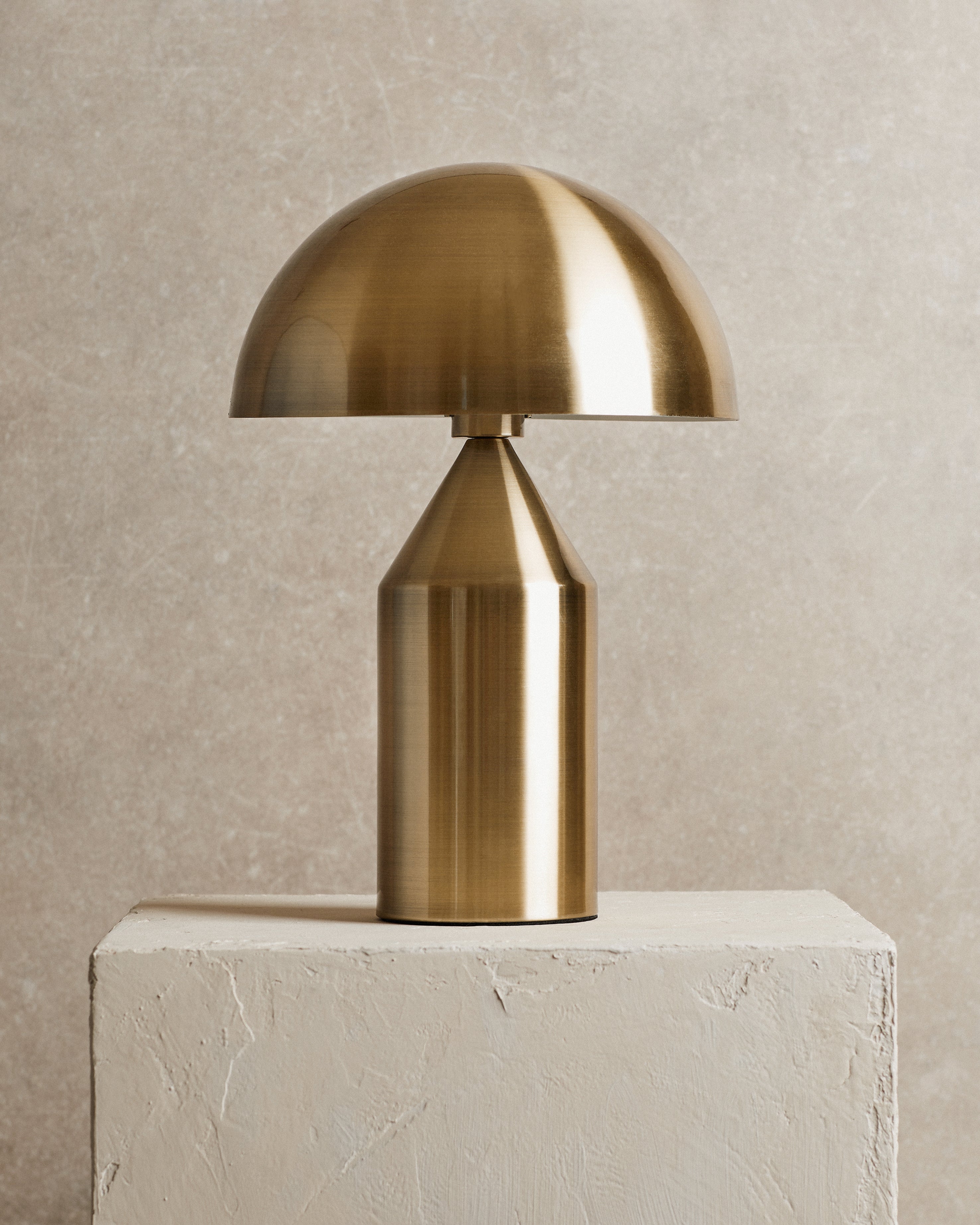 Matte Gold Mushroom Table Lamp – formandbalance